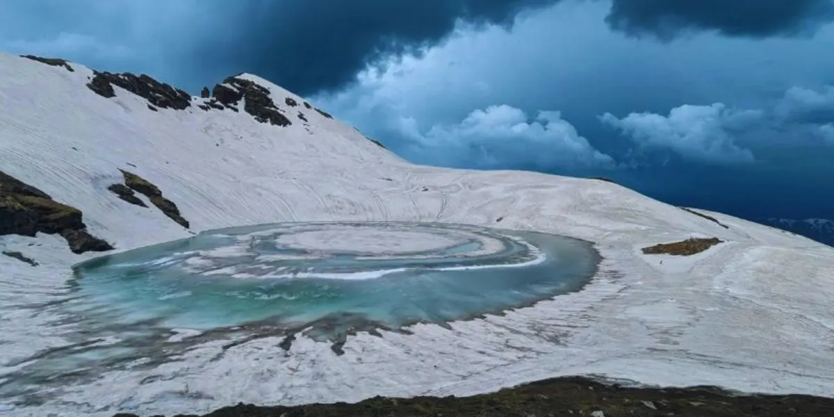 Wide alpine meadows above Manali