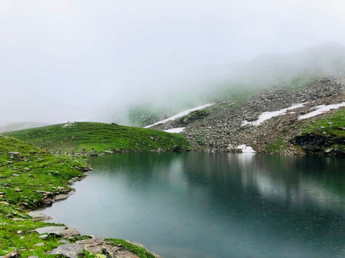 Short 4-day format — accessible long weekend