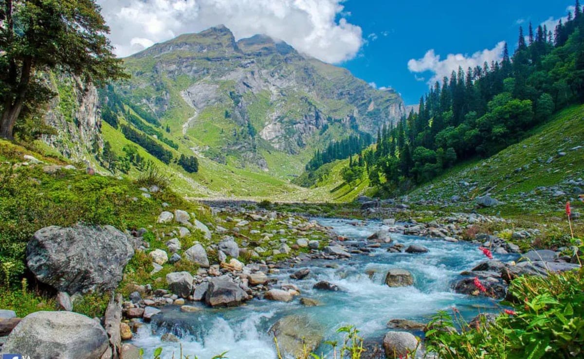Hampta Pass at 14,000 ft with glacier views