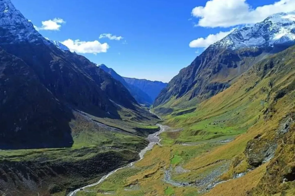 Views of Nanda Devi group